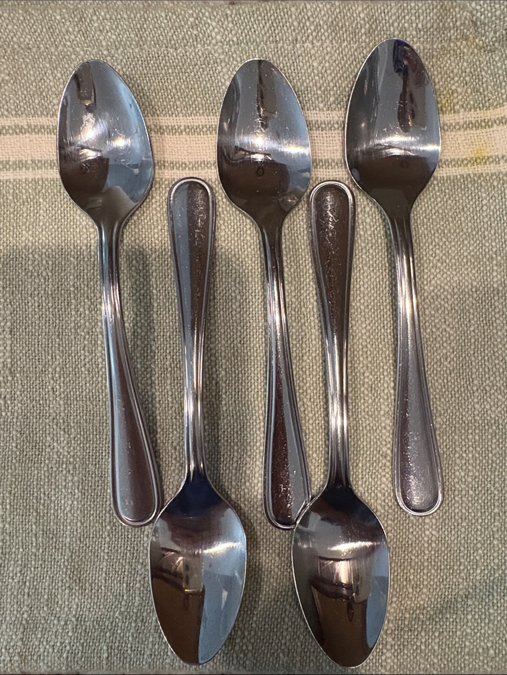 Polished Silver Dessert Spoon Set - Stainless Steel (Set of 5)